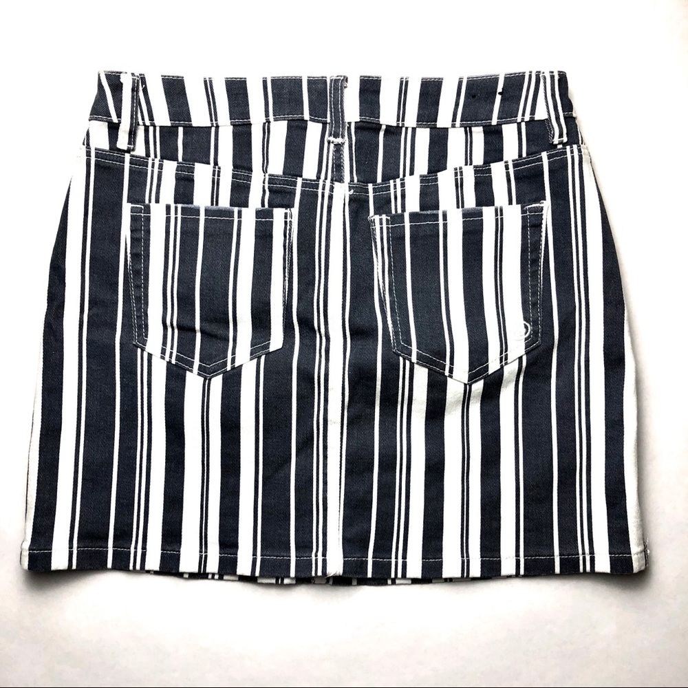 Jean Skirt/Blue and White